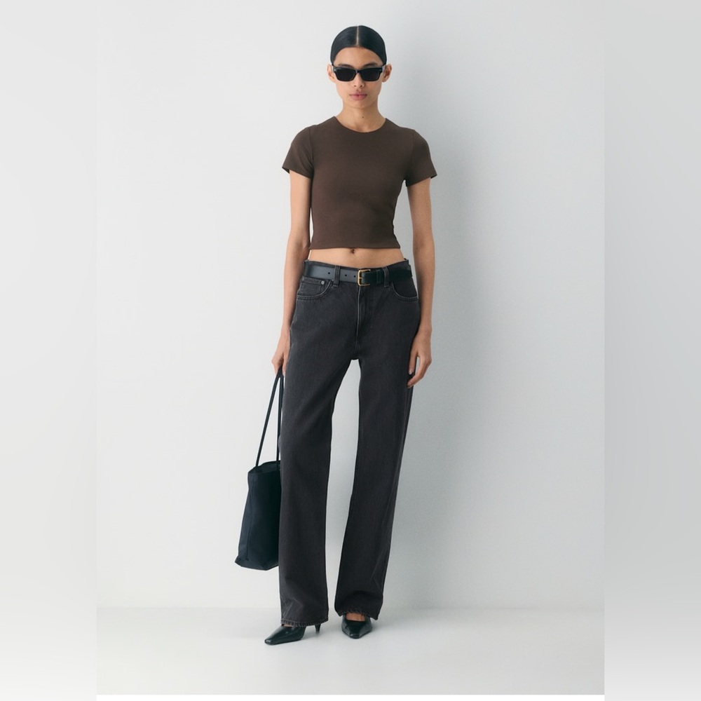 Aritzia Original Contour Crew Waist T-shirt - NWT - Picture 3 of 6